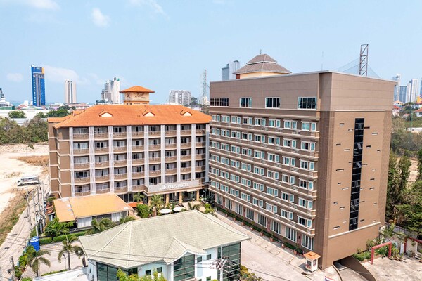 Foto van Thailand Triple Suite | Ruim groepsverblijf - Vakantiehuis in Pattaya - ExteriorSummer