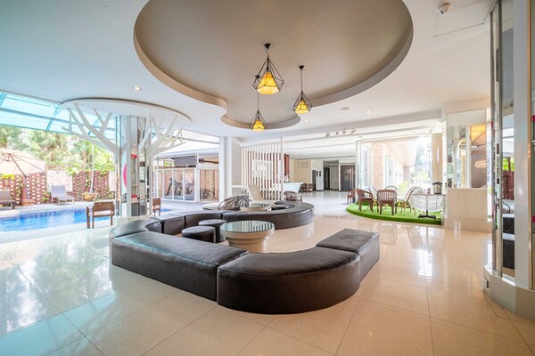 Foto van Thailand Triple Suite | Ruim groepsverblijf - Vakantiehuis in Pattaya - HallReception