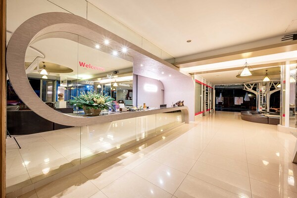 Foto van Thailand Triple Suite | Ruim groepsverblijf - Vakantiehuis in Pattaya - HallReception