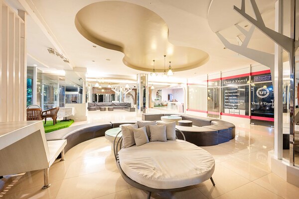Foto van Thailand Triple Suite | Ruim groepsverblijf - Vakantiehuis in Pattaya - HallReception