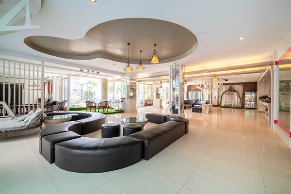 Foto van Thailand Triple Suite | Ruim groepsverblijf - Vakantiehuis in Pattaya - HallReception