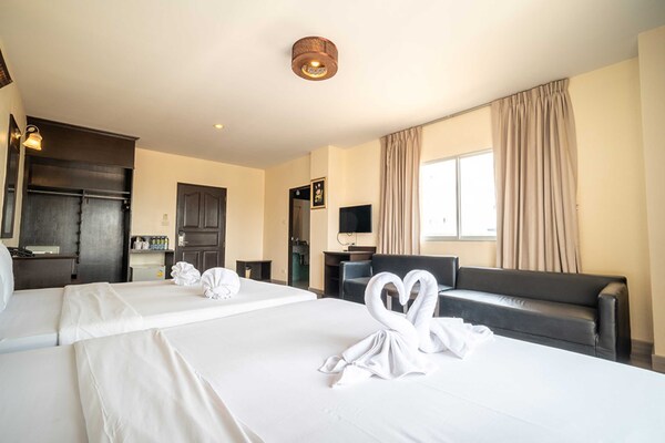 Foto van Thailand Triple Suite | Ruim groepsverblijf - Vakantiehuis in Pattaya - BedRoom