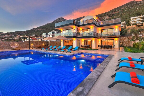 Foto van Villa in Kalkan met zwembad - Vakantiehuis in Kalkan - Untagged
