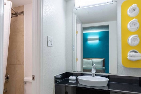 Foto van Kingsize bed | Smk | North Little Rock - Vakantiehuis in North Little Rock - BathRoom