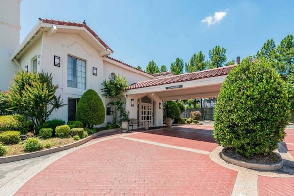 Foto van 1 kingsize bed | Rookvrij - Vakantiehuis in North Little Rock - ExteriorSummer