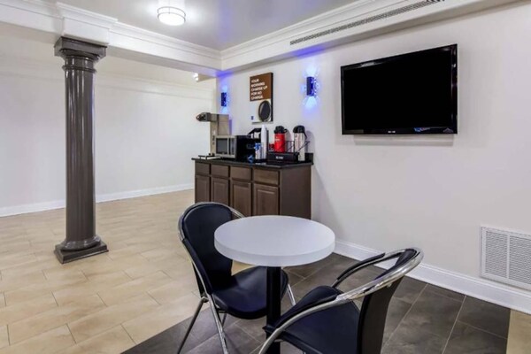 Foto van 1 kingsize bed | Roken toegestaan | Magnetron - Vakantiehuis in North Little Rock - Facilities