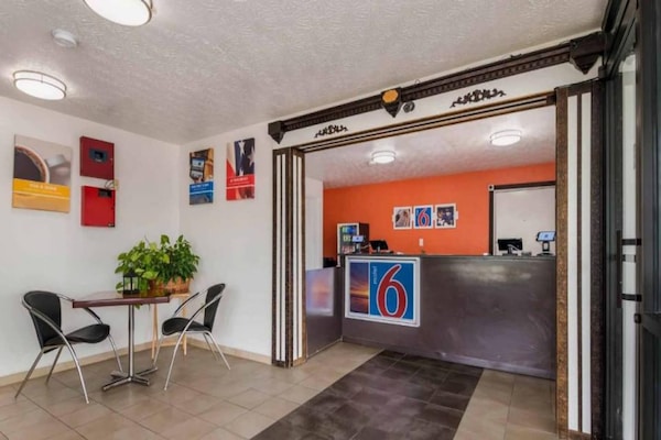 Foto van Premium kamer met 2 tweepersoonsbedden | Gratis wifi en tv - FloorPlan