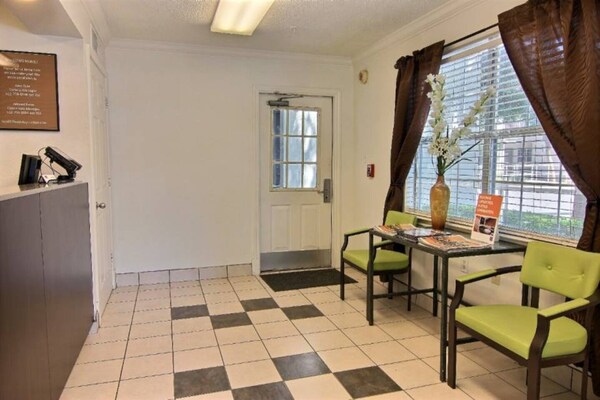 Foto van 1 tweepersoonsbed (queensize) | Rookvrij - Vakantiehuis in Austin TX - FloorPlan