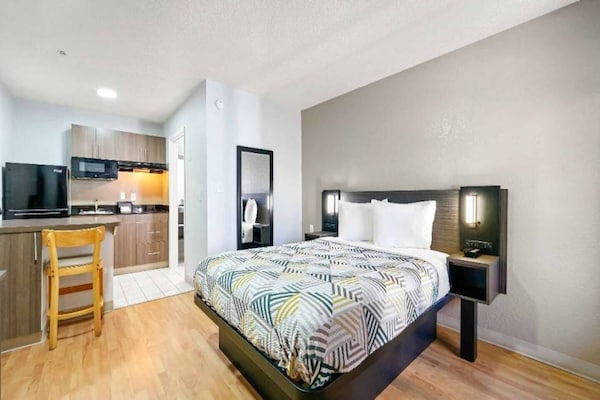 Foto van 1 tweepersoonsbed (queensize) | Niet roken - Vakantiehuis in Duluth - BedRoom