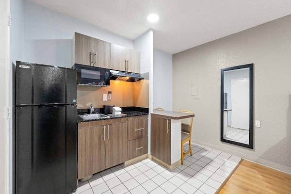 Foto van 1 tweepersoonsbed (queensize) | Niet roken - Vakantiehuis in Duluth - BedRoom