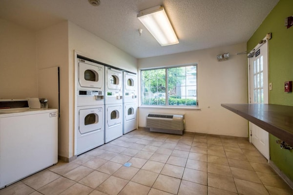 Foto van 1 tweepersoonsbed (queensize) | Niet roken - Vakantiehuis in Duluth - Facilities