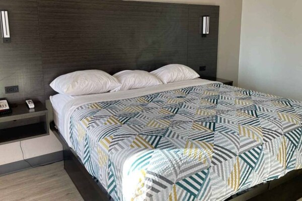 Foto van 1 kingsize bed | Roken toegestaan, koelkast - Vakantiehuis in Stockbridge - BedRoom