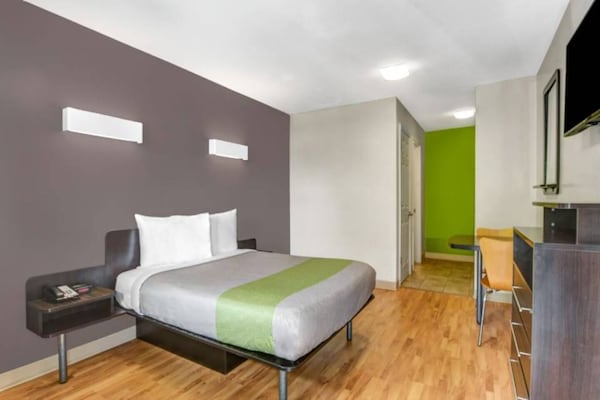 Foto van 1 kingsize bed | Rookvrij - Vakantiehuis in CHAMBLEE - BedRoom