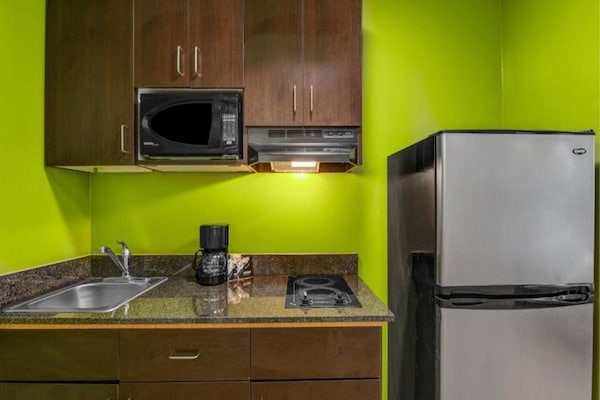 Foto van 1 tweepersoonsbed (queensize) | Niet-roken - Vakantiehuis in CHAMBLEE - Kitchen