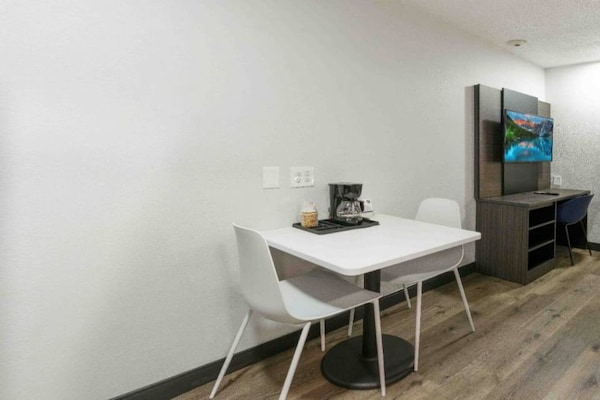 Foto van 1 tweepersoonsbed (queensize) | Magnetron, rookruimte - Facilities
