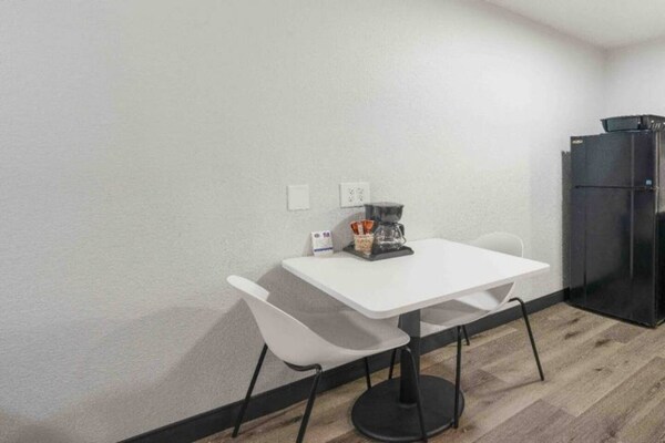 Foto van 1 tweepersoonsbed (queensize) | Magnetron, rookruimte - Facilities