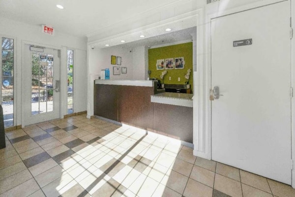Foto van 1 tweepersoonsbed (queensize) | Magnetron, rookruimte - FloorPlan