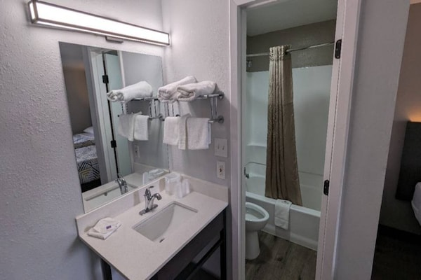 Foto van 1 tweepersoonsbed | Toegankelijk voor mindervaliden/bad - Facilities