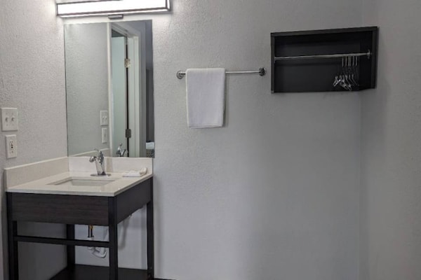 Foto van 1 tweepersoonsbed | Toegankelijk voor mindervaliden/bad - Facilities