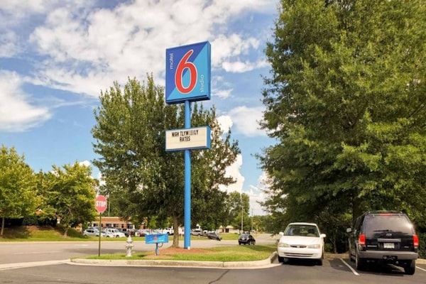 Foto van 1 kingsize bed | Roken toegestaan, Keuken - Vakantiehuis in Richmond VA - ExteriorSummer