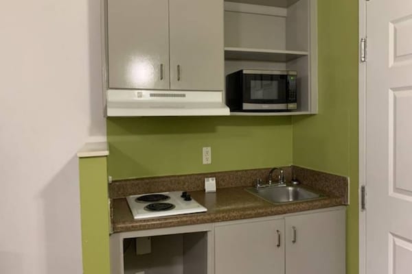 Foto van 1 kingsize bed | Rookvrij, slaapbank - Vakantiehuis in Hampton - Kitchen