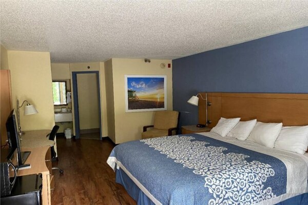 Foto van 1 Kingsize Bed | Niet-roken - Vakantiehuis in Savannah GA - BedRoom