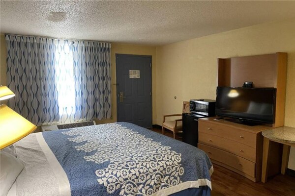 Foto van 1 Kingsize Bed | Niet-roken - Vakantiehuis in Savannah GA - BedRoom