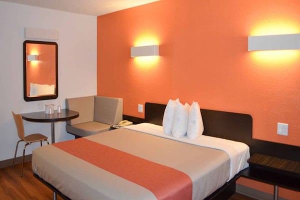 Foto van 1 tweepersoonsbed (Queensize) | Mobiliteit | NSMK | Micfridg - BedRoom