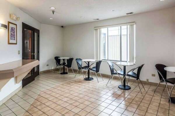Foto van 1 tweepersoonsbed (queensize) | Rookvrij - Vakantiehuis in Harvey - Facilities