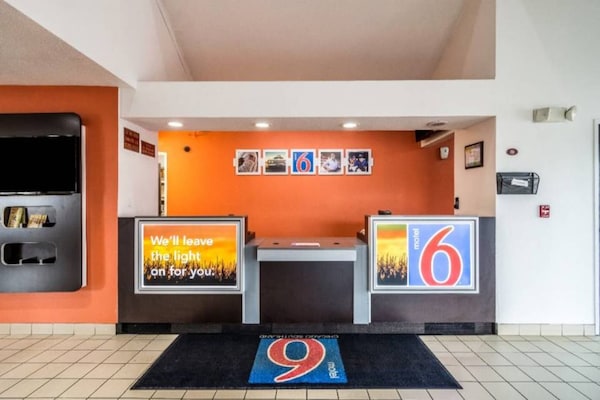 Foto van 1 tweepersoonsbed (queensize) | Rookvrij - Vakantiehuis in Harvey - FloorPlan