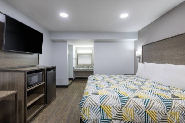 Foto van 1 kingsize bed | Roken toegestaan, Keuken - Vakantiehuis in Hickory - BedRoom