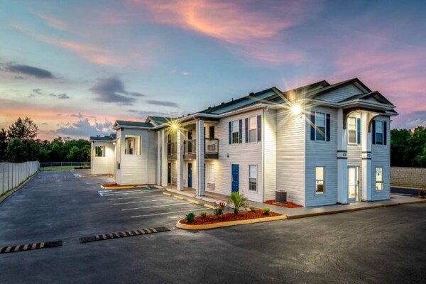 Foto van 1 tweepersoonsbed (luxe), keuken, rookvrij - Vakantiehuis in Greenville - ExteriorSummer