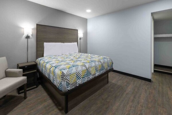 Foto van 1 kingsize bed | Rookvrij, Keuken - Vakantiehuis in Hickory - BedRoom