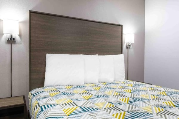 Foto van 1 kingsize bed | Rookvrij, Keuken - Vakantiehuis in Hickory - BedRoom