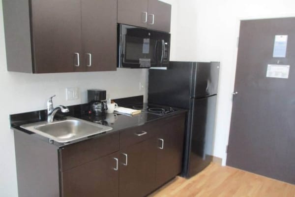Foto van 1 kingsize bed | Suite, NSMK, Keuken - Vakantiehuis in Corpus Christi TX - Facilities
