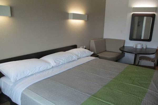 Foto van 1 kingsize bed | Suite, NSMK, Keuken - Vakantiehuis in Corpus Christi TX - Facilities