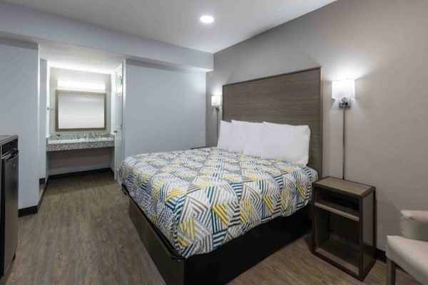 Foto van 1 kingsize bed | Roken toegestaan, koelkast aanwezig - BedRoom