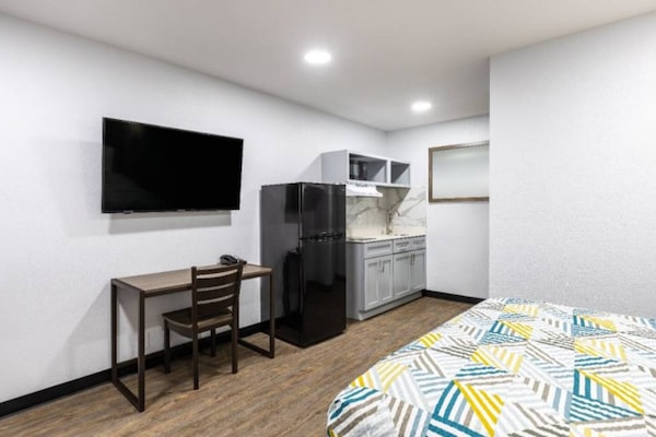 Foto van 1 kingsize bed | Roken toegestaan, koelkast aanwezig - Kitchen