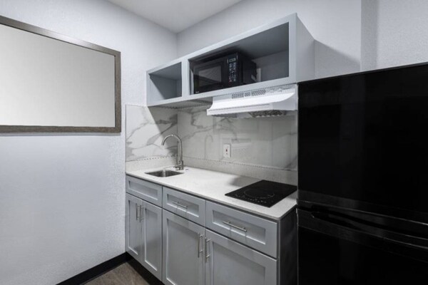 Foto van 1 kingsize bed | Roken toegestaan, koelkast aanwezig - Kitchen