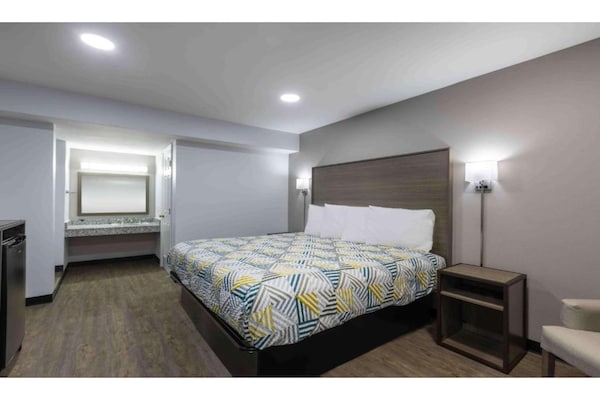 Foto van 1 kingsize bed | Rookvrij, koelkast - Vakantiehuis in Hickory - BedRoom