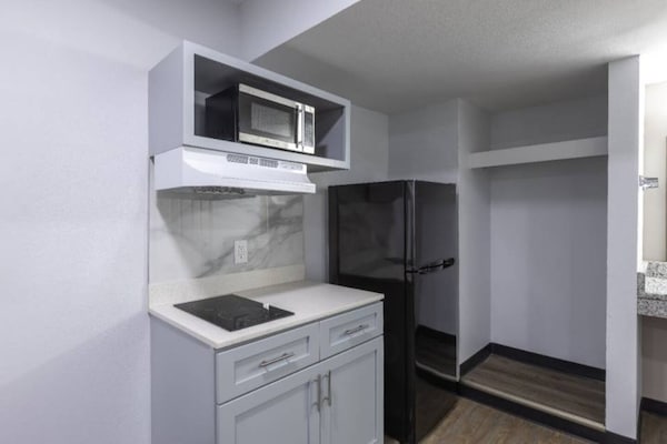 Foto van 1 kingsize bed | Rookvrij, koelkast - Vakantiehuis in Hickory - Kitchen
