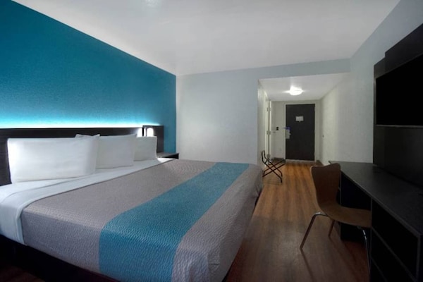 Foto van 1 kingsize bed | Micfridge - Vakantiehuis in MERRILLVILLE - BedRoom