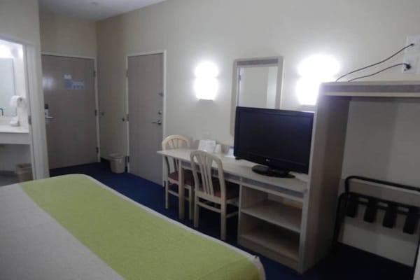 Foto van 1 tweepersoonsbed | Douche conform ADA/RI-normen - Vakantiehuis in MERRILLVILLE - Facilities