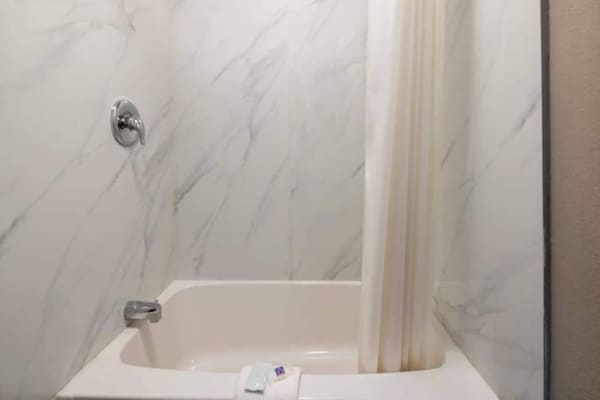 Foto van 1 kingsize bed | Niet-roken - Vakantiehuis in Charlotte NC - BathRoom