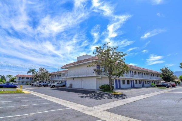 Foto van 1 tweepersoonsbed (queensize) | Minikoelkast - Vakantiehuis in Corona CA - Facilities