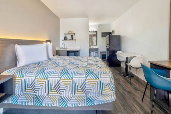 Foto van 1 tweepersoonsbed (queensize) | Rookvrij, Keuken - Vakantiehuis in Effingham - BedRoom