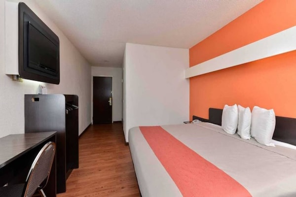 Foto van 1 kingsize bed | Roken toegestaan - Vakantiehuis in RICHBURG - BedRoom
