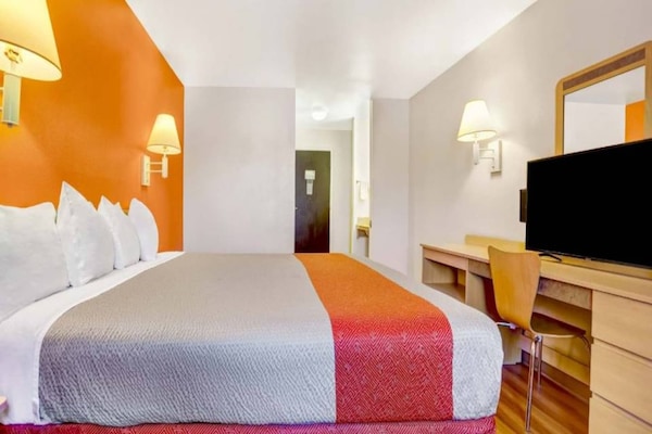 Foto van 1 kingsize bed | Rookvrij - Vakantiehuis in Española - BedRoom