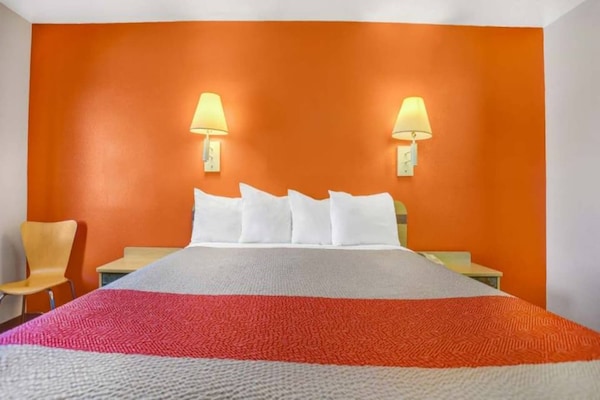 Foto van 1 kingsize bed | Rookvrij - Vakantiehuis in Española - BedRoom