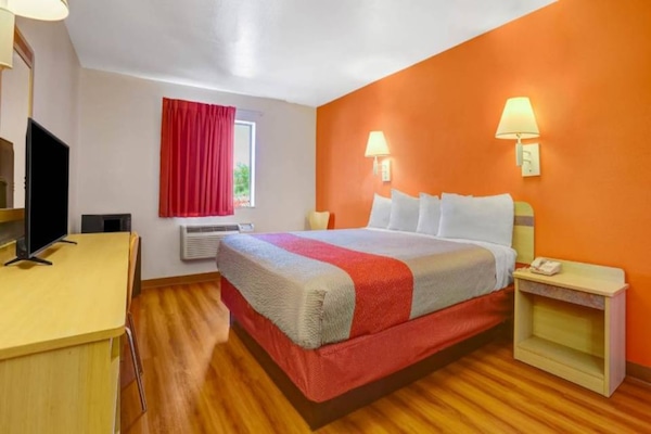 Foto van 1 kingsize bed | Rookvrij - Vakantiehuis in Española - BedRoom